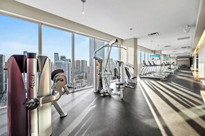Fitness facility - Downtown Miami Condo with Balcony & Rooftop Pool (Miami)