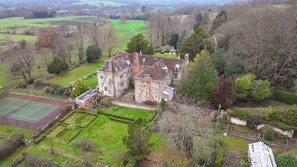 House - Haremere Hall in Etchingham (Etchingham)
