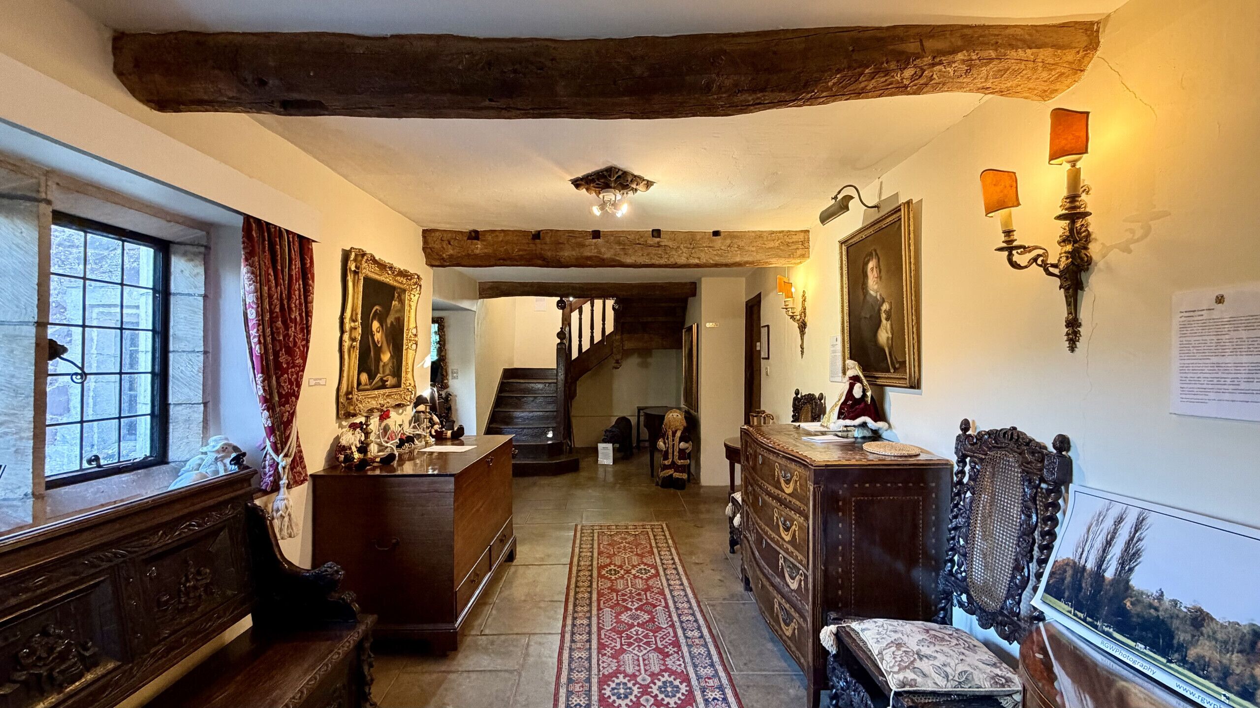 House | 14 bedrooms