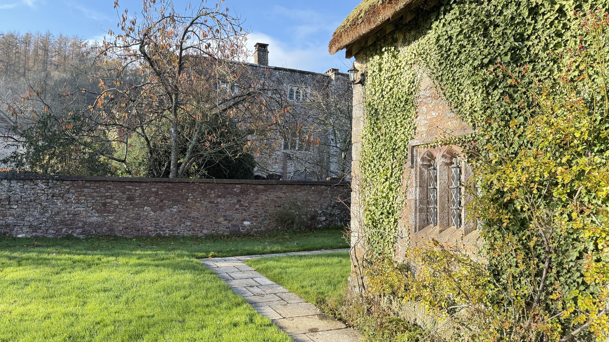 House | 14 bedrooms