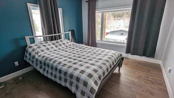 4 bedrooms, WiFi, bed sheets