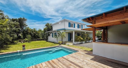 Villa Kreoli - Four Bedroom Villa, Sleeps 8