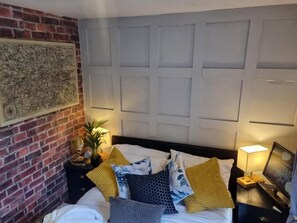 1 bedroom, iron/ironing board, Internet, bed sheets