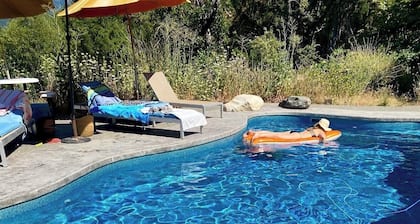 Beautiful 3-bedroom house with mountain views and swimming pool in Salyer.