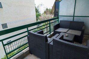 Property grounds - Fresh Spicy 1bd Amusement Arcade (Paleo Faliro)