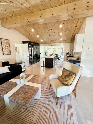 Smart TV - Longboat Key Modern Beach House Gem (Longboat Key)
