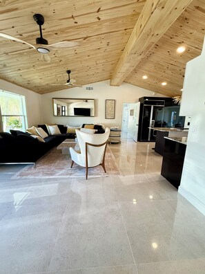 Smart TV - Longboat Key Modern Beach House Gem (Longboat Key)