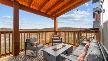 House, Multiple Beds, Hot Tub, Garden View (The Roost ) | View from room