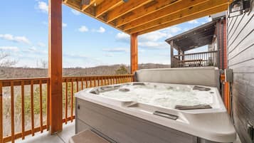 Nhà, nhiều giường, bồn tắm nước nóng, quang cảnh vườn (The Roost ) | Bồn tắm spa ngoài trời