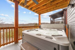 House, Multiple Beds, Hot Tub, Garden View (The Roost ) | Outdoor spa tub - The Roost Hot Tub, Fire Pit (Branson)