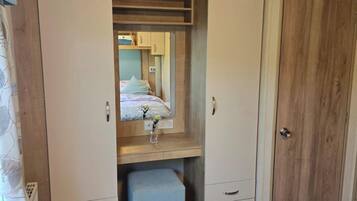 3 bedrooms, iron/ironing board, WiFi, wheelchair access