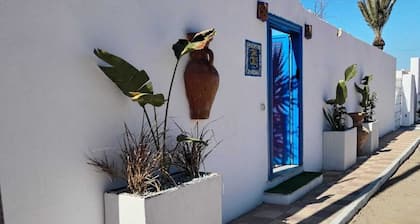 Dar Cally - Artist's House with Pool in Djerba