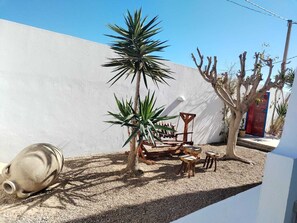 المنطقة المحيطة بالمنشأة