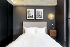 1 bedroom, iron/ironing board, WiFi, bed sheets - w* | Tasteful 1BR w/ Private Balcony in Tabacalera (Ciudad de México)