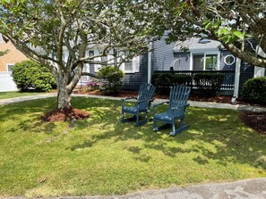 Terrace/patio - Spacious 4 bedroom with inground pool and walk to beach!! (Dennis)