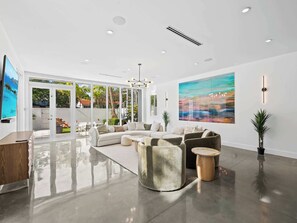 Interior - Mid century modern perfection off Las Olas! (Fort Lauderdale)