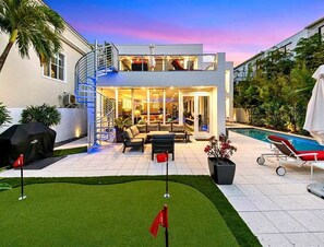 Exterior - 4BR Las Olas Villa w/ Pool & Gym (Fort Lauderdale)