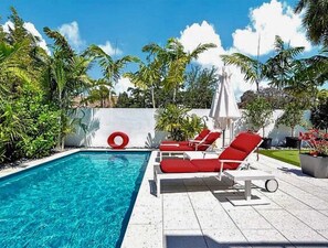 Pool - 4BR Las Olas Villa w/ Pool & Gym (Fort Lauderdale)
