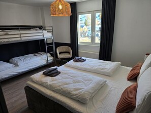 2 bedrooms, WiFi, bed sheets - Apartment 'Sauerland' with Mountain View, Balcony and Wi-Fi (Willingen (Upland))