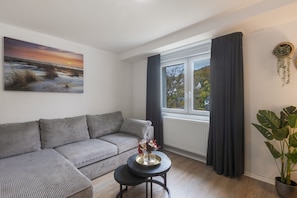 Living area - Apartment 'Sauerland 3' with Mountain View and Wi-Fi (Willingen (Upland))