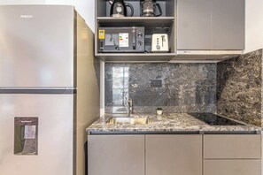 Fridge, microwave, stovetop, coffee/tea maker - Soho Village en Palermo by Magno | 601 (Buenos Aires)