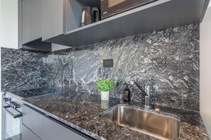 Fridge, microwave, oven, stovetop - Soho Village en Palermo by Magno | 404 (Buenos Aires)