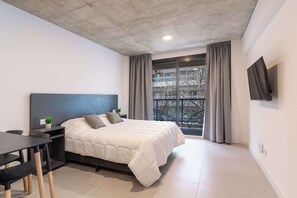 1 habitación, tabla de planchar con plancha, wifi y ropa de cama 