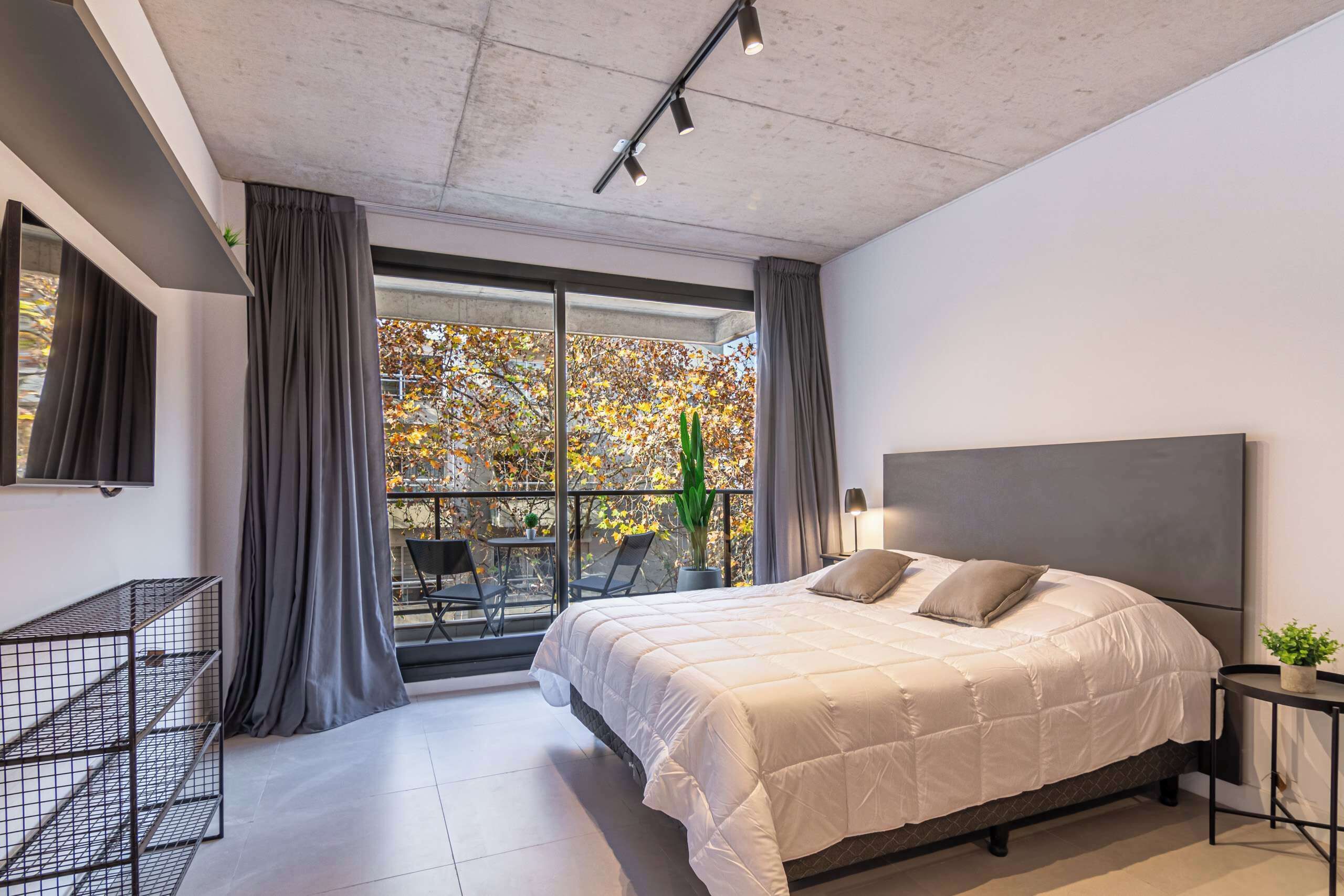 1 slaapkamer, een strijkplank/strijkijzer, wifi, beddengoed