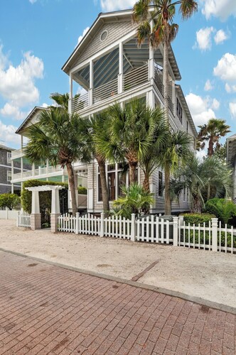 Emil Cottage- Luxary 4-bedroom in Coast Cottages  was featured on HGTV