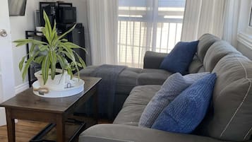 Suite, 1 letto queen con divano letto | Area soggiorno