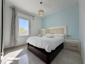 2 bedrooms, free cots/infant beds, bed sheets - Tropicana 6C by Casasol (Nerja)