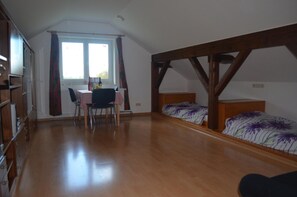 Apartment | Living room - Ferienwohnung fur Neun Personen in Homberg (Homberg)