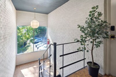 Dual Executive King/Double(2x) Suite / 5 min to DCA Pentagon HQ2 / Free Parking
