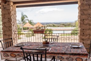Outdoor dining - VILLA GRAZIA - PRIVATE POOL, WIFI AND AIR CONDITIONING (Sicilia)