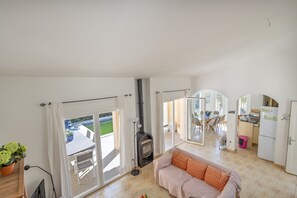 TV - Villa with Pool Just 10 Minutes’ Walk from the Beach (Sa Riera)
