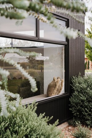 Exterior detail - Jarli Barn Refined Wine Country Retreat with Pool (Bombira)