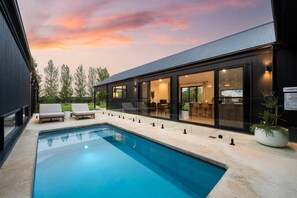 Pool - Jarli Barn Refined Wine Country Retreat with Pool (Bombira)