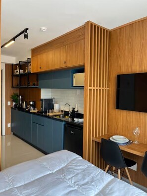 1 bedroom, WiFi, bed sheets - Modern studio in Campo Belo, near Congonhas Airport. (São Paulo)