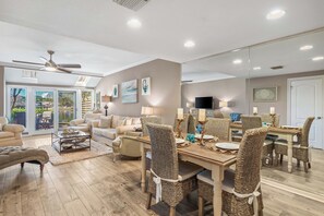 Dining - Heated Pool - Pet Friendly - Gulfside of Sandestin Resort (Miramar Beach)