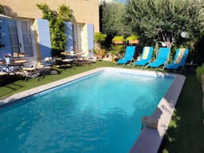 Pool - Bed and Breakfast 'Chez Sophie - Country Side Room' with Wi-Fi and Air Conditioning (Roquebrune-sur-Argens)