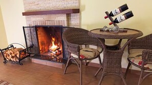 Hypo-allergenic bedding, individually decorated, individually furnished - Pousada Medeiros  (Monte Verde)