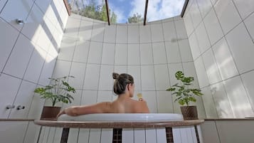 Premium Chalet, Balcony, Courtyard View | Private spa tub