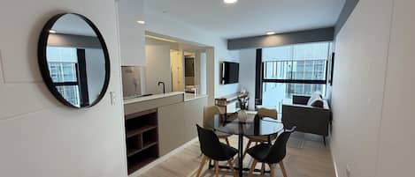 Apartment, 1 Bedroom (1204) | Dining room