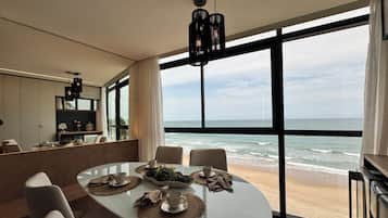 Deluxe Apartment | Dining