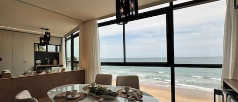 Deluxe Apartment | Dining