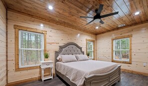 4 bedrooms, free WiFi, bed sheets - Kid’s Playground | Game Room | Mini Putt Green (Broken Bow)