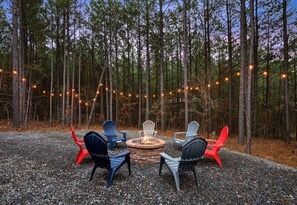 Property grounds - Kid’s Playground | Game Room | Mini Putt Green (Broken Bow)