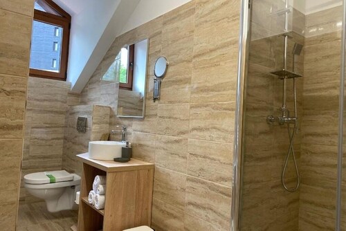 Vila Bellestay– Spacious Comfort with Garden & City Views in the Heart of Brașov