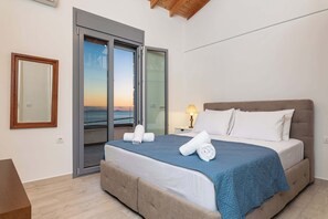 Room - Villa Alexia - Private Pool & Panoramic Sea Views (Ormos Koumeikon)