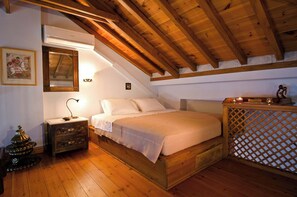 1 bedroom, travel cot, WiFi, bed sheets - Stolios Skopelos - Euterpe Split Level Gem (Skopelos)